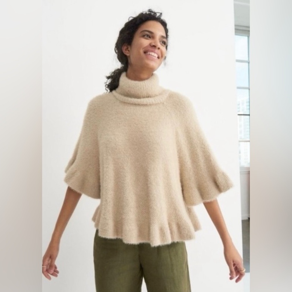 Anthropologie Falling Snow White Cream Fuzzy Eyelash Sweater Poncho O/S